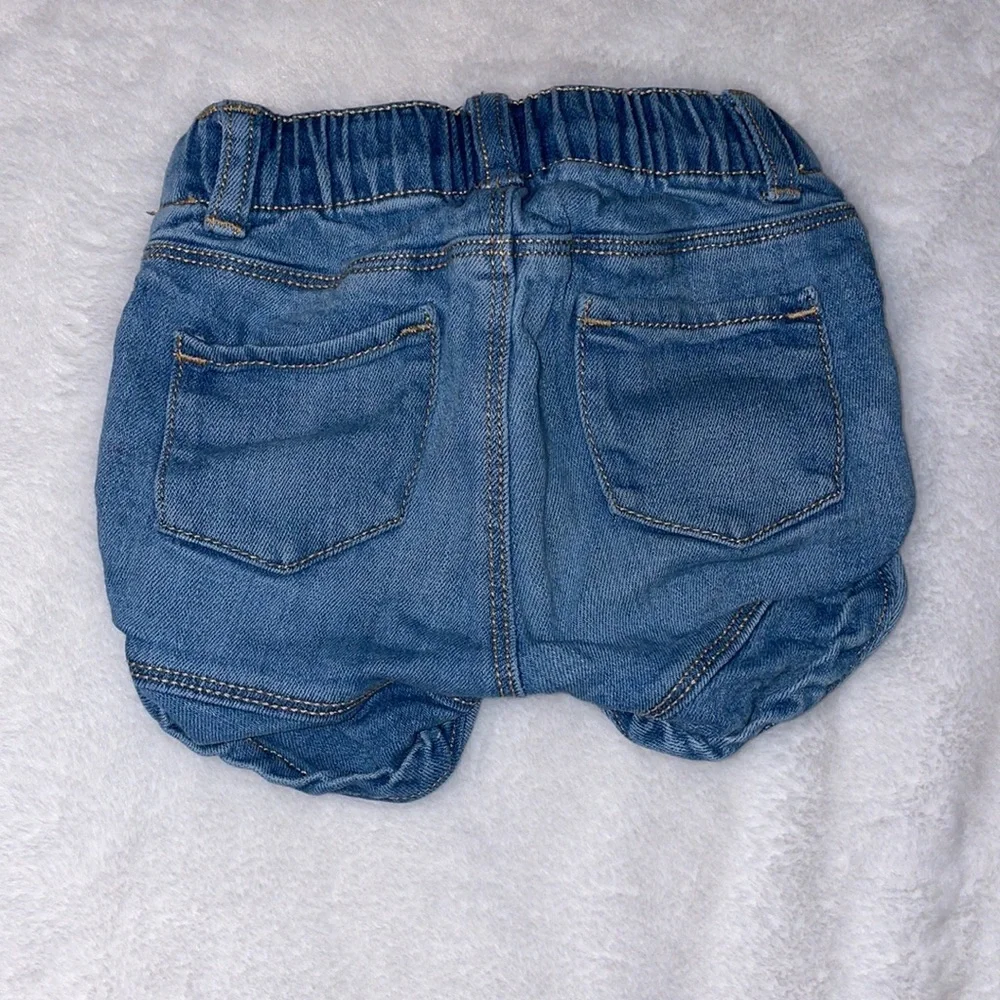 Old Navy size 18 to 24 months shorts adjustable waist